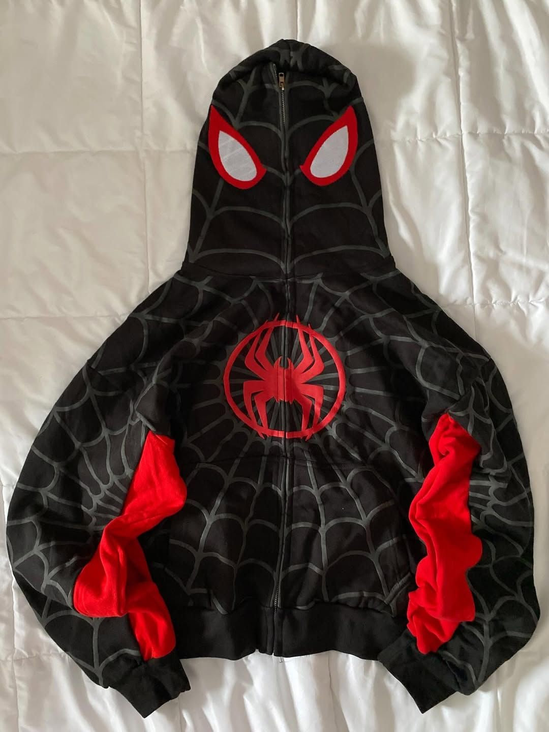 Spider Web Graphic Zip Hoodie – Unisex Oversized Streetwear Superhero Hoodie