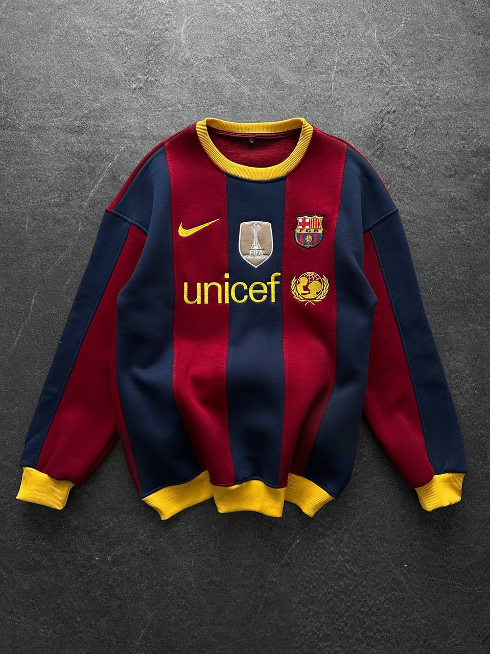 FC Barcelona 2009 "Sextuple" Retro Sweatshirt