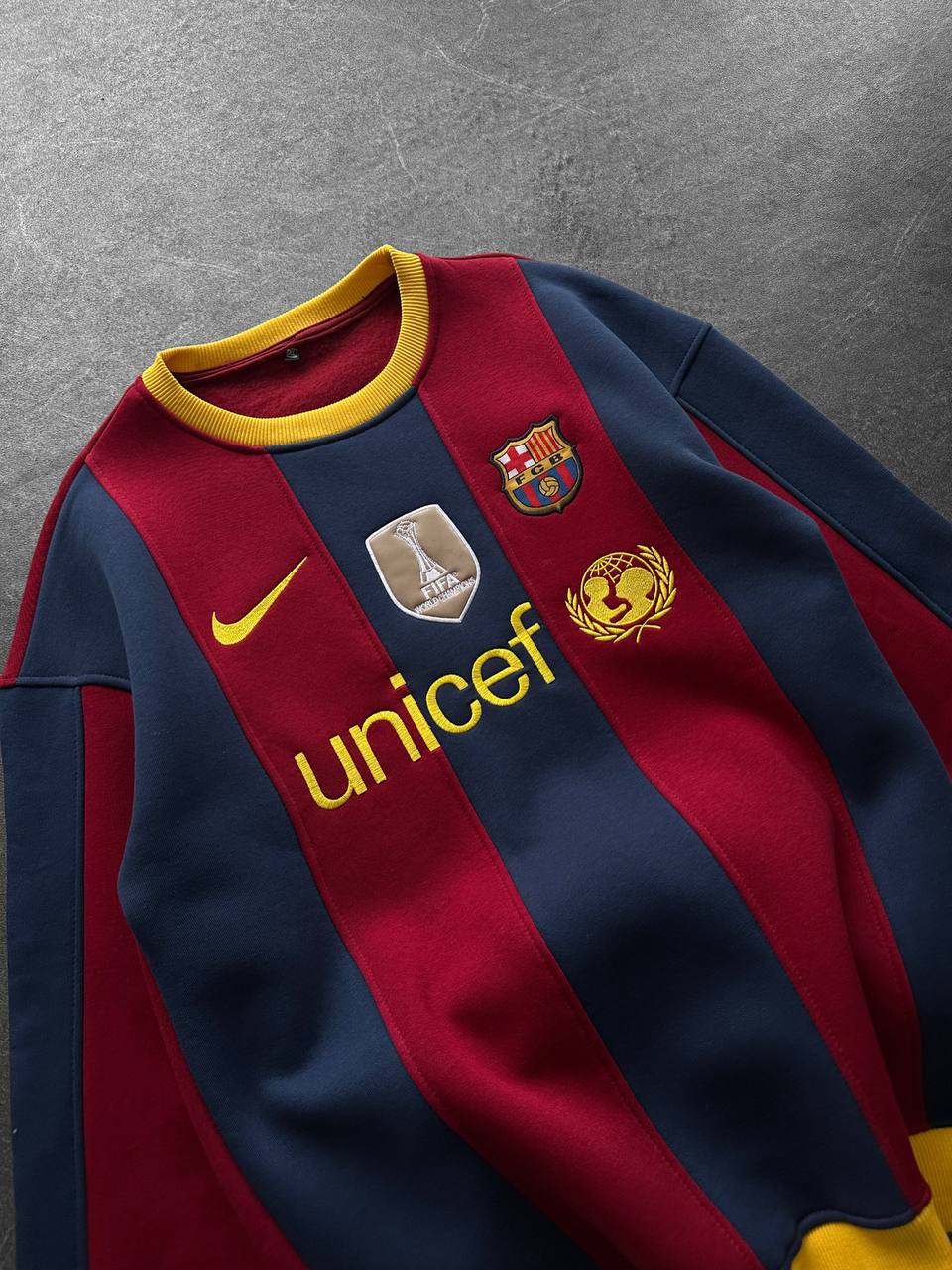 FC Barcelona 2009 "Sextuple" Retro Sweatshirt
